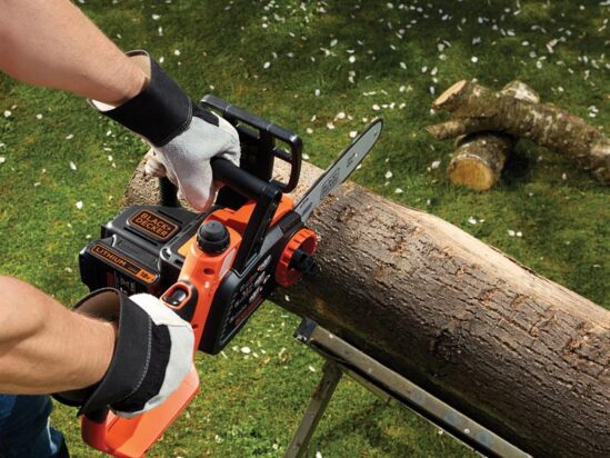 GKC1825L20 Cordless Chainsaw 25cm Bar 18V 1 x 2.0Ah Li-ion - Image 3