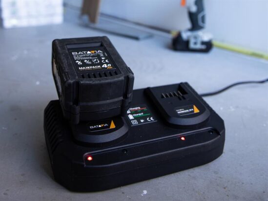 MAXXPACK Li-ion Dual Charger 240V - Image 3