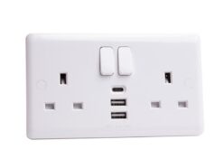 Switched Socket 2-Gang + 3 USB Ports 13A