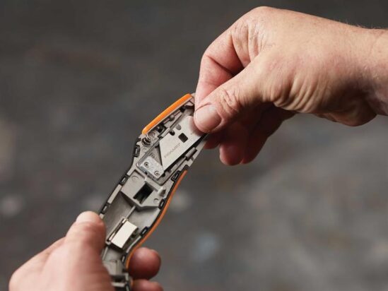 CarbonMax Retractable Utility Knife - Image 4