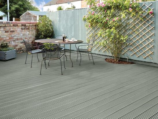 Ultimate Protection Decking Paint Willow 2.5 litre - Image 3