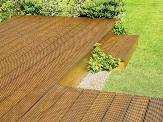 Ultimate Protection Decking Oil Natural Oak 2.5 litre - Image 3