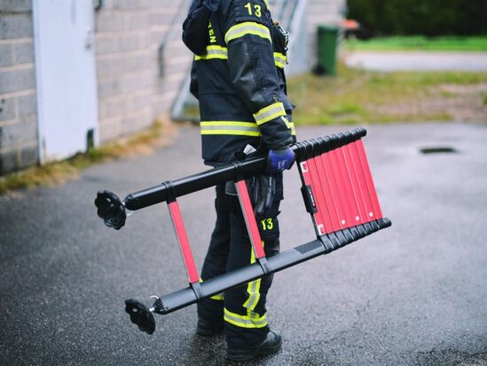 Rescue Line Firefighters Telescopic Ladder 4.1m - Image 5